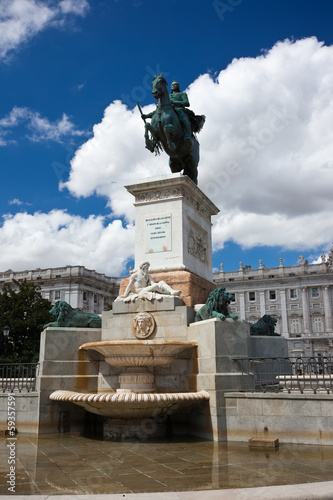 Statue of Felipe IV photo