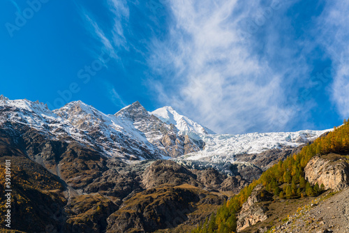 Alpine hills in snow © theyok