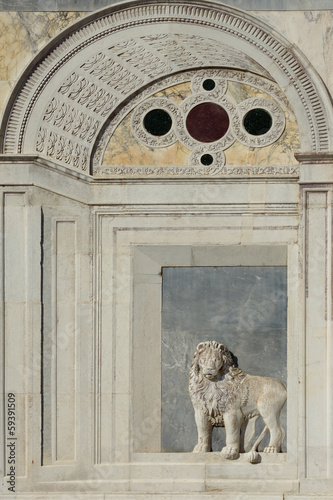 Obraz na płótnie marble bas-relief of a lion on Campo Santi Giovanni e Paolo in V w salonie