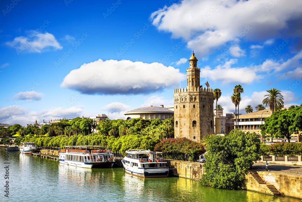 Golden tower (Torre del Oro), Andalusia, Seville. - obrazy, fototapety, plakaty 