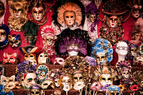 Masques de carnaval vénitiens