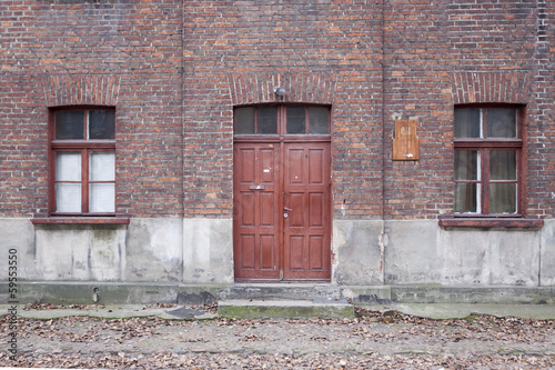 Old school building © Nivellen77