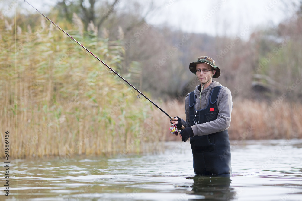 Angler im Wasser Angler im Wasser
