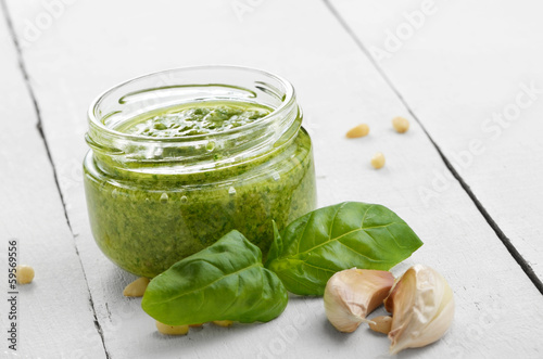 Obraz na płótnie Pesto sauce jar w salonie