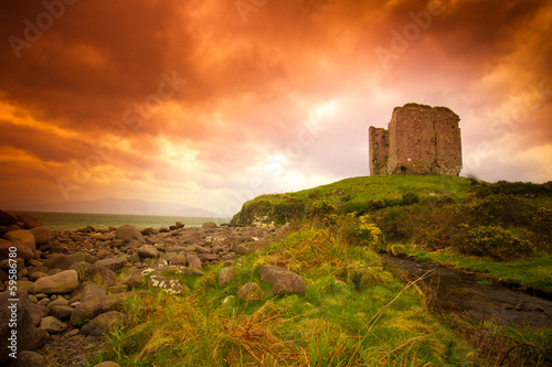 Fototapet Irish Castle at sunset