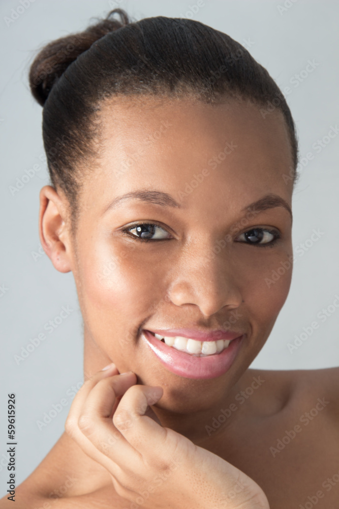 Naklejka premium Young Natrual looking African American Woman