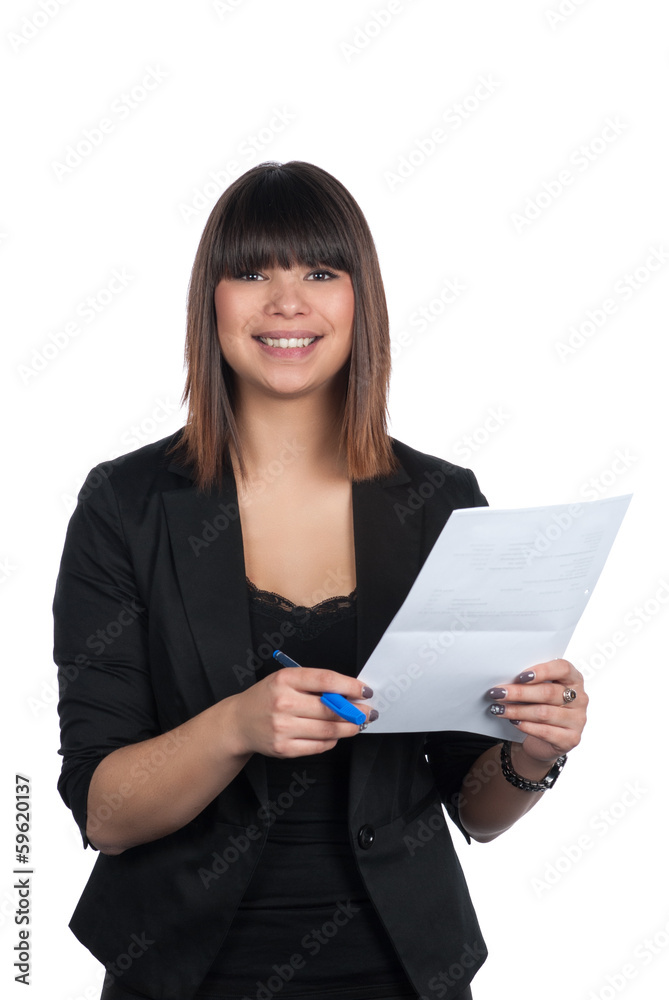 Frau hält einen Stift und ein Blatt Papier Frau hält einen Stift und ein Blatt Papier