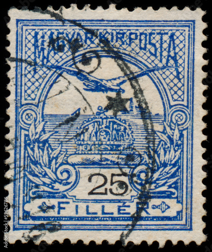 HUNGARY - CIRCA 1916: a stamp printed in Hungary shows falcon, c