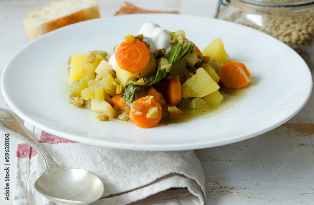 Gemüsesuppe, linsen, pak choi