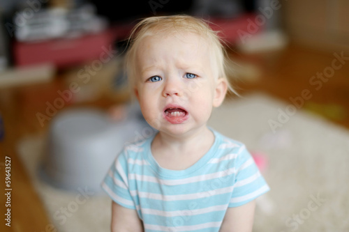 Bilde på lerret Angry upset toddler girl