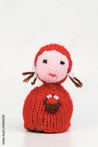 bambola in lana di cappuccetto rosso photo