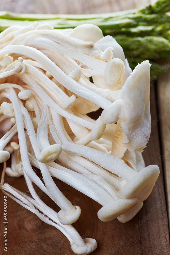 Mushrooms and asparagus a
