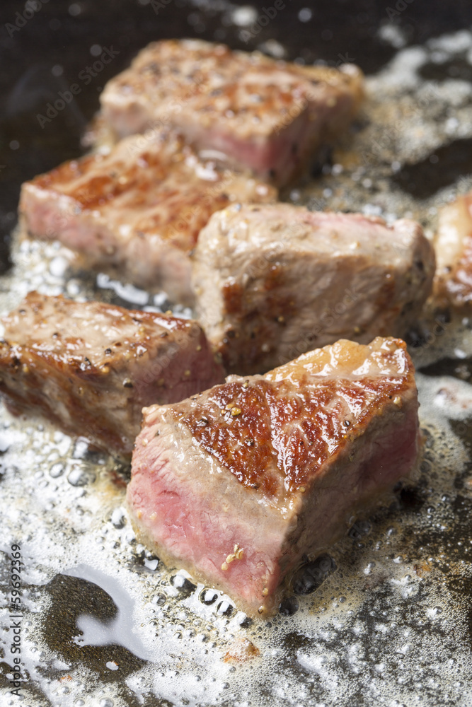 サイコロステーキ