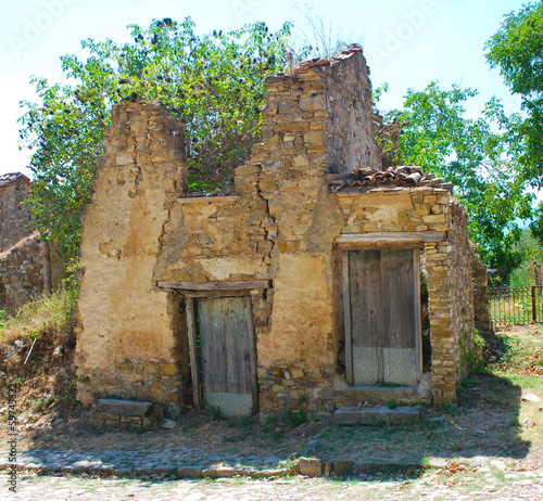 Ruin photo