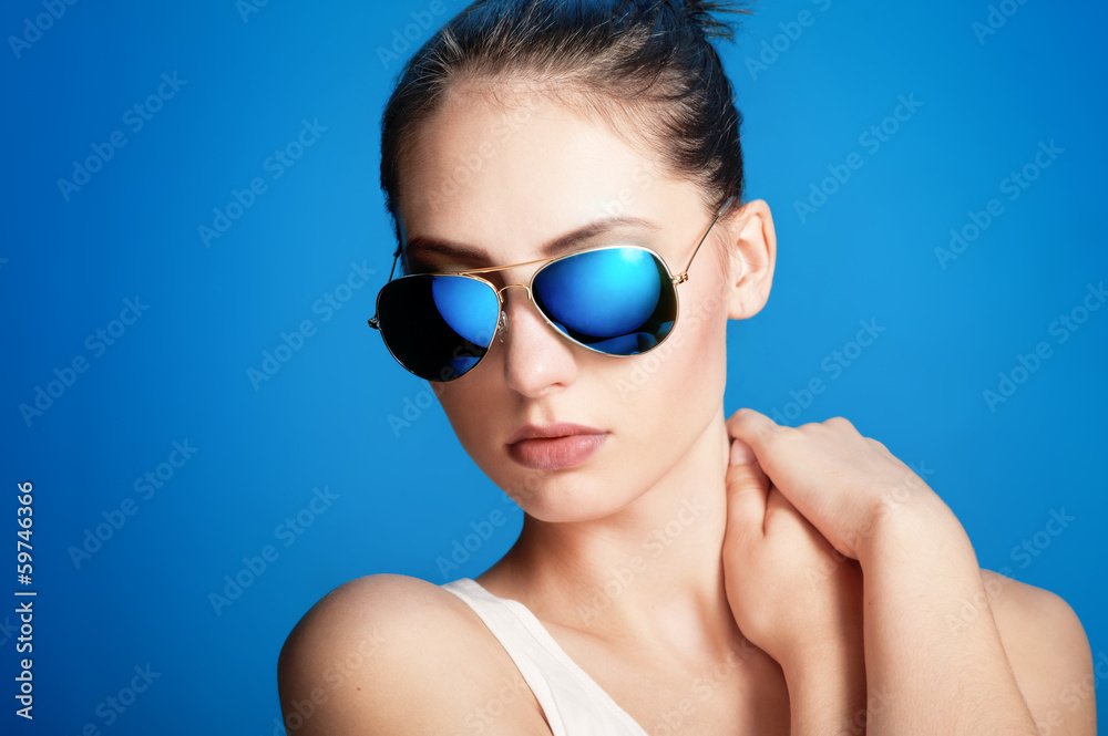 Fototapeta premium Blue sunglasses