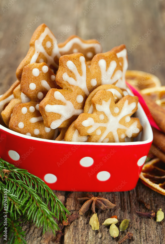 Fototapeta premium Christmas cookies in a beautiful red bowl