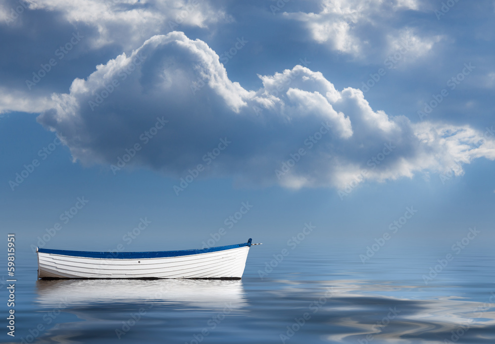 Φωτογραφία Old rowing boat marooned at sea