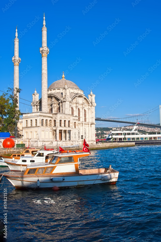 Naklejka premium Ortakoy Mosque