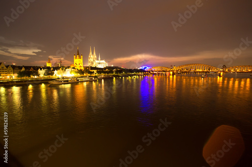 Cologne at night © Spectral-Design