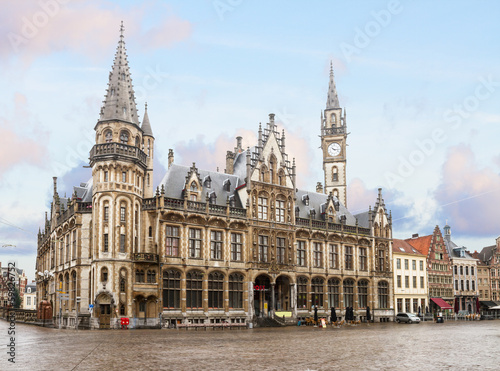 old town square, Ghent © neirfy