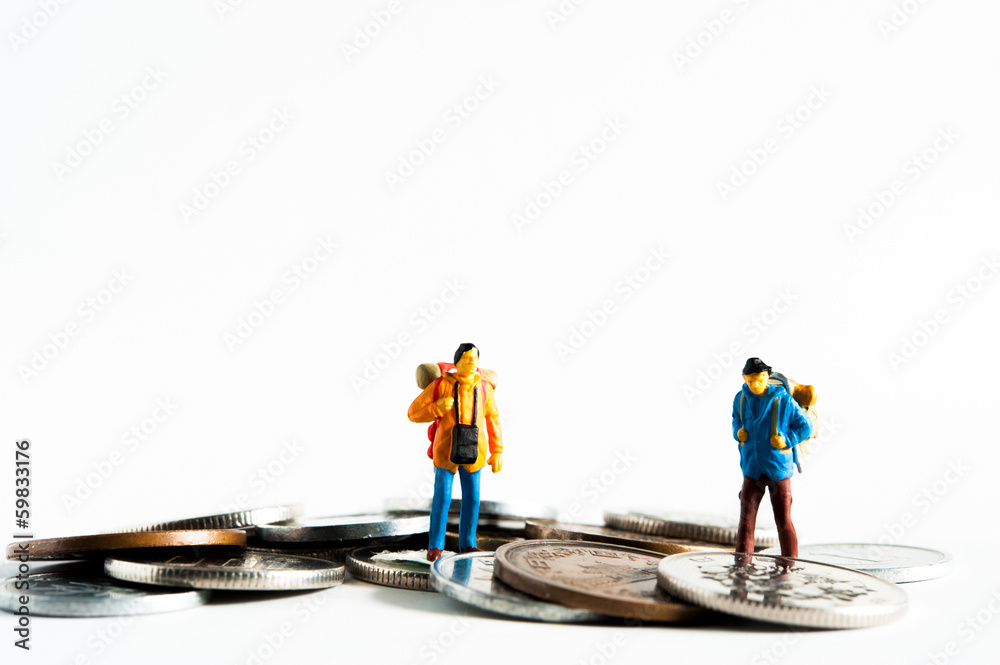 硬貨の上を歩く冒険者 硬貨の上を歩く冒険者
