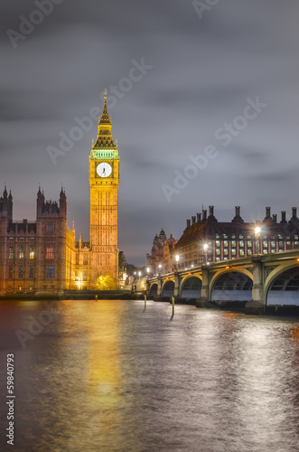 Amazing twiligh view of Westminister bridge  Big Ben  London