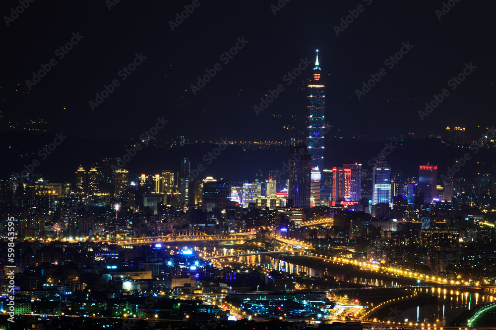 Obraz premium Full view of Taipei city at night