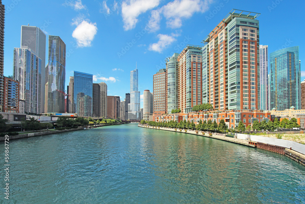 Skyline of Chicago, Illinois along the Chicago River
