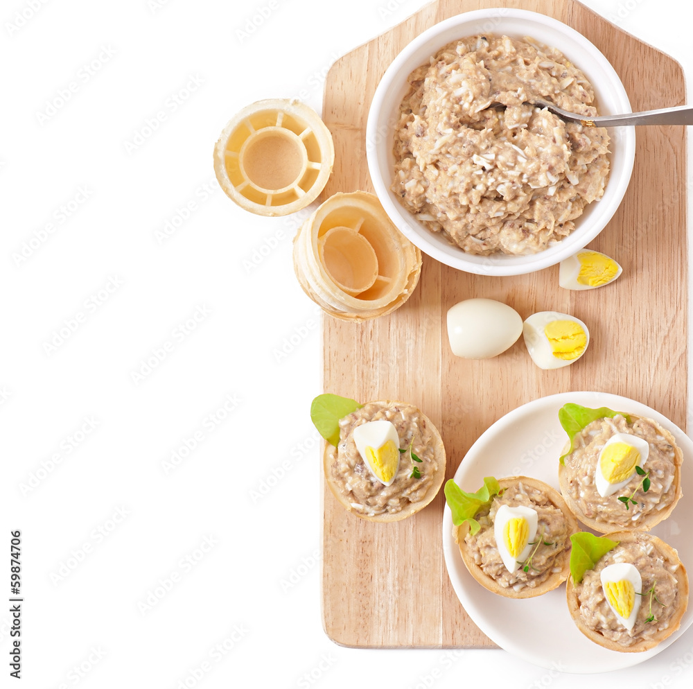 Tartlets with fish paste and egg Tartlets with fish paste and egg