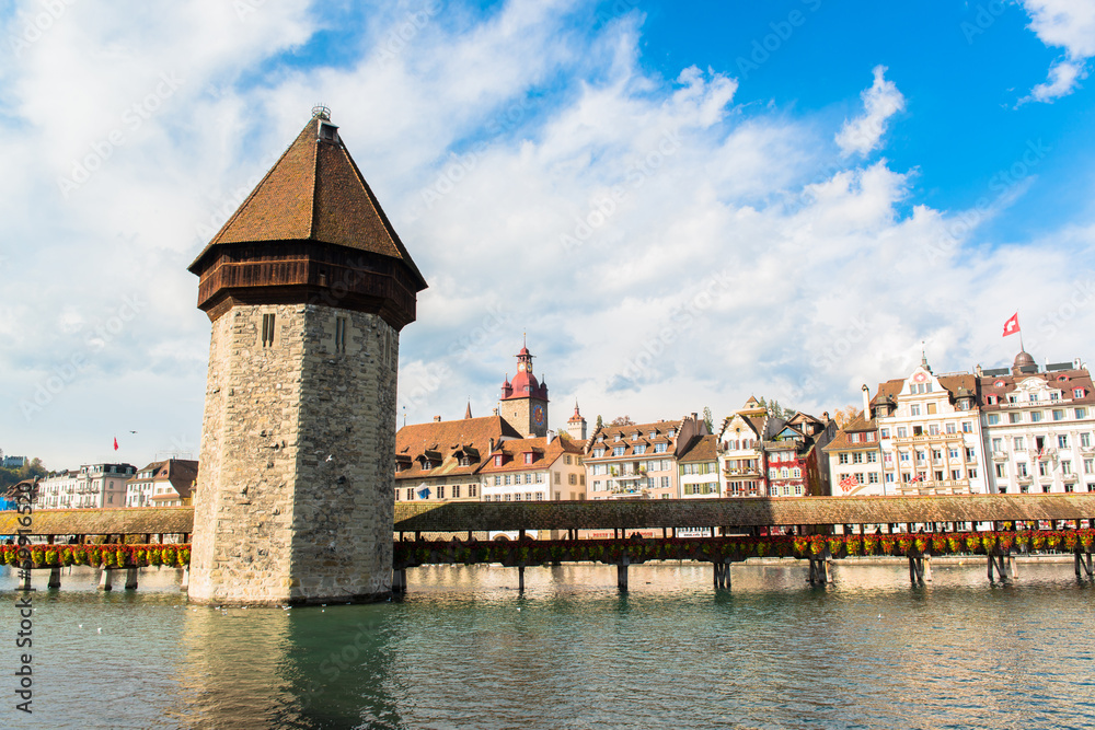 Obraz premium wooden Chapel bridge and old town of Lucerne, Switzerland
