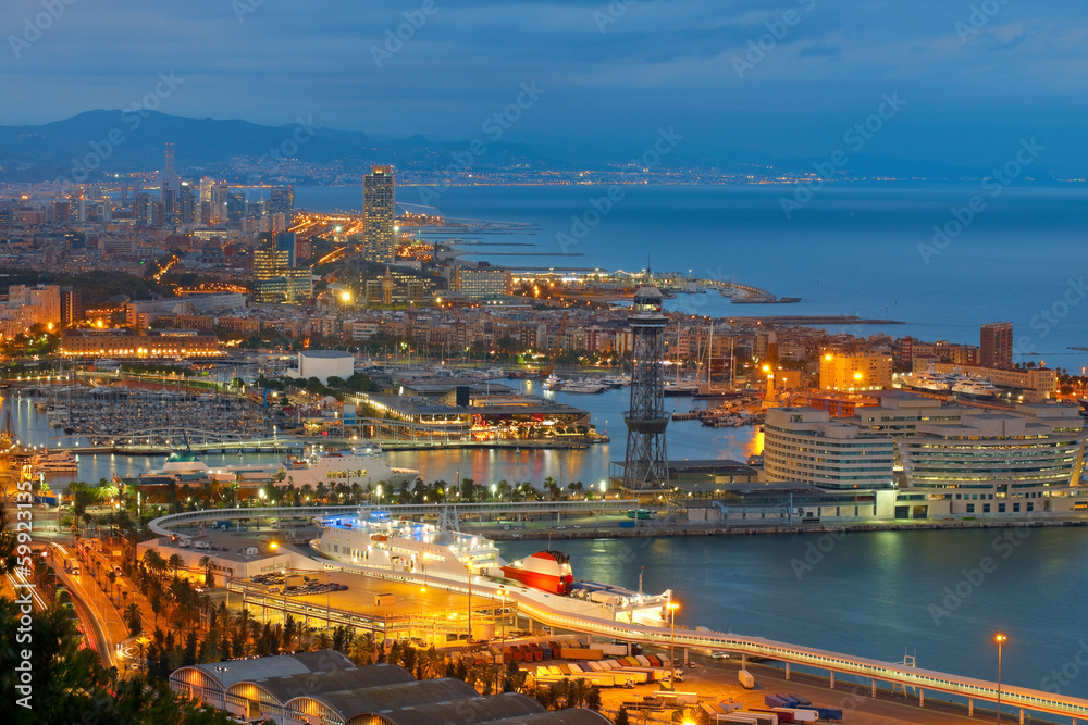 Naklejka premium Barcelona at night