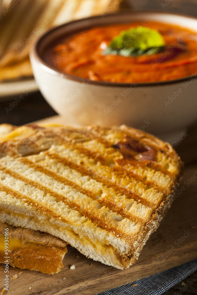 Grilled Cheese Sandwich with Tomato Soup Grilled Cheese Sandwich with Tomato Soup