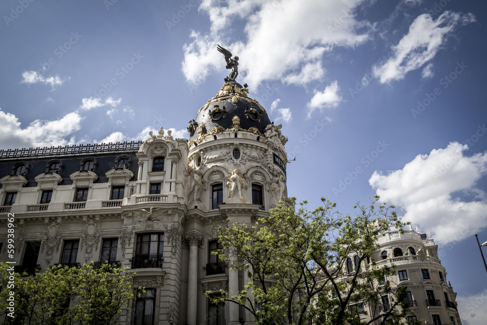 Metropolis, Image of the city of Madrid, its characteristic arch
