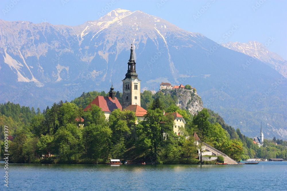 Bled (Insel, Burg, im Hintergrund Hochstuhl / Stol) Bled (Insel, Burg, im Hintergrund Hochstuhl / Stol)