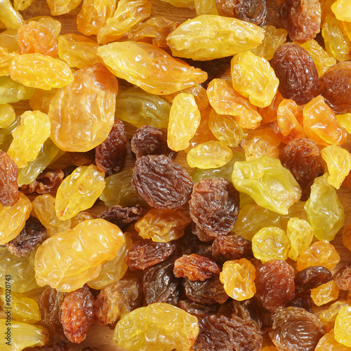 dried raisins close up