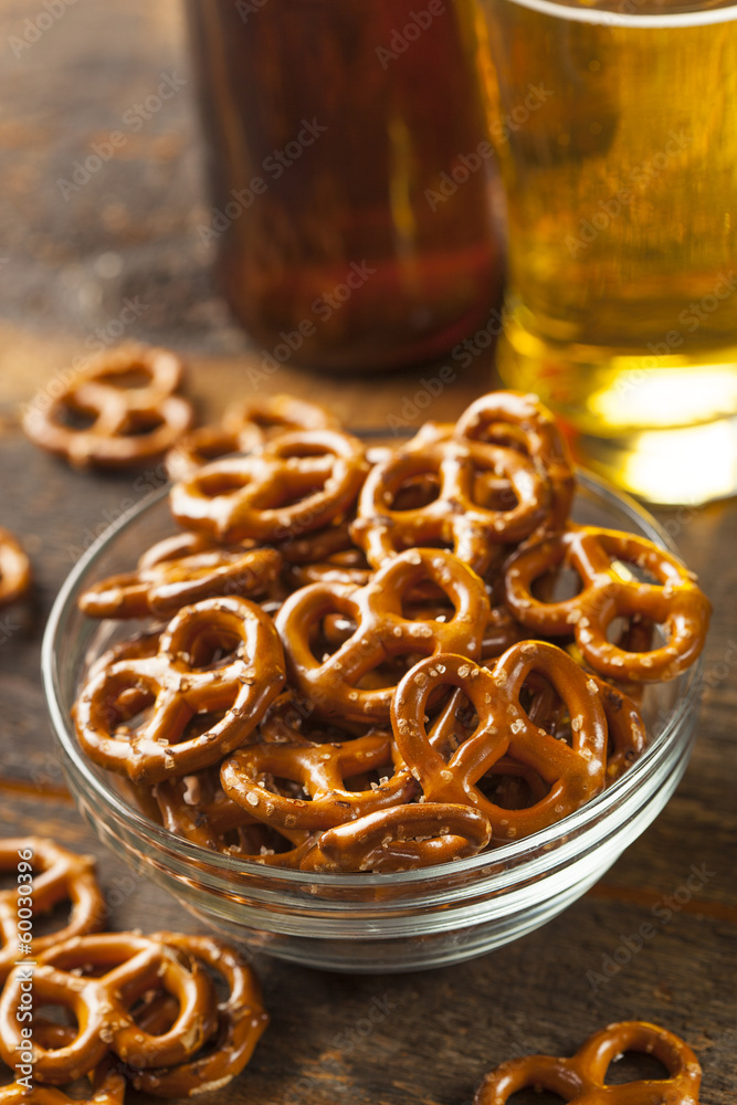 Organic Brown Mini Pretzels with Salt Organic Brown Mini Pretzels with Salt
