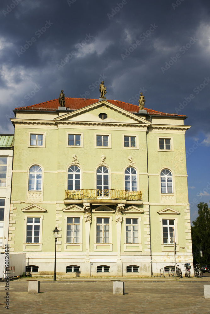 Fototapeta premium Knobelsdorffhaus in Potsdam, Deutschland 2009