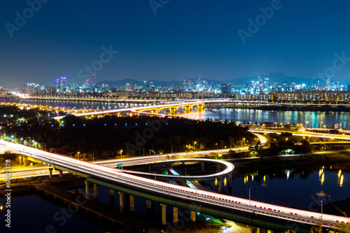 Seoul cityscape © leungchopan