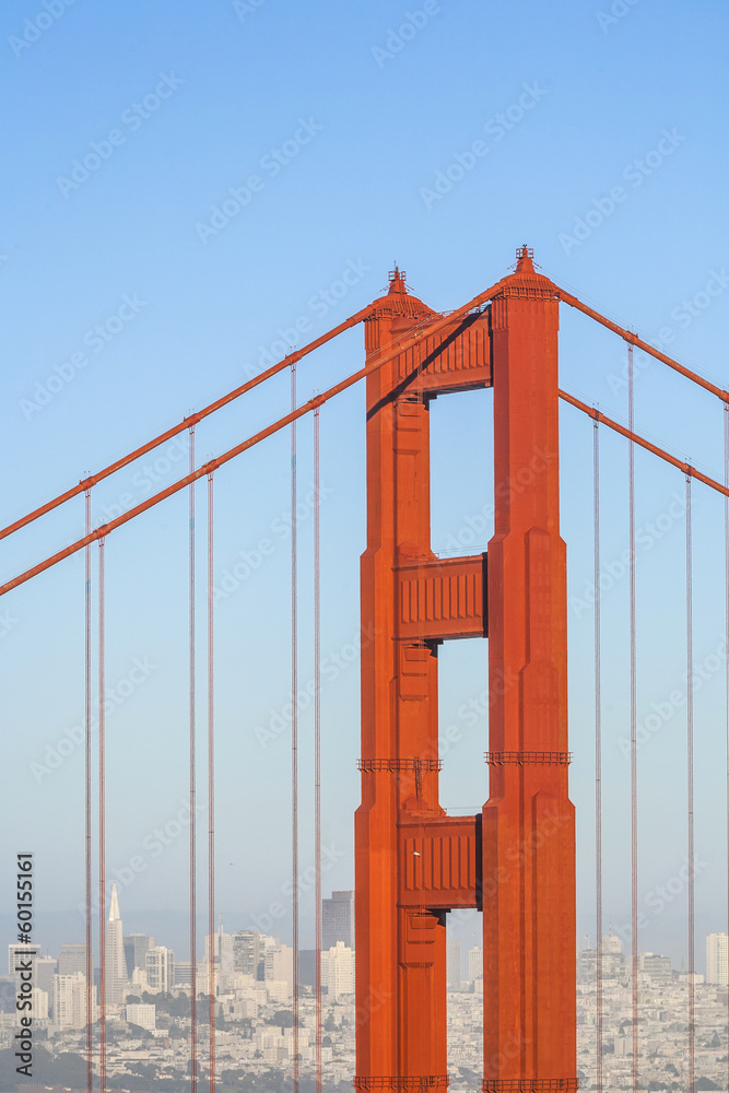 Fototapeta premium famous San Francisco Golden Gate bridge in afternoon light