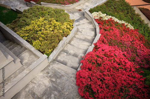 giardino fiorito a Faggeto Lario - lago di Como
