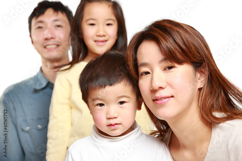 Wallpaper Mural 日本人４人家族 Torontodigital.ca