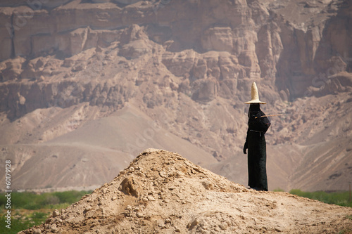 Woman in the hat in Yemen  photo