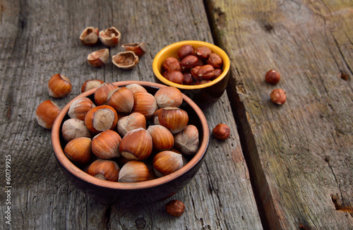 Kernels of hazelnuts and in a shell.