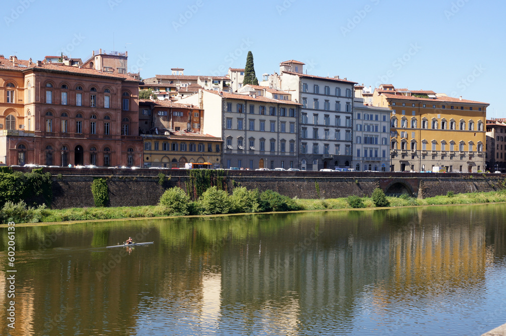 Immeubles d'habitation donnant sur l'Arno à Florence