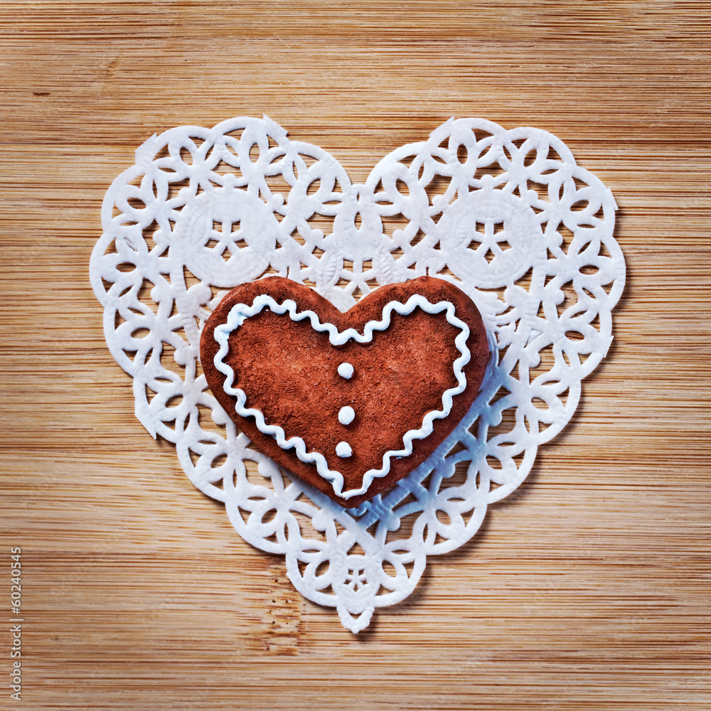 Napperon et gâteau forme coeur Napperon et gâteau forme coeur