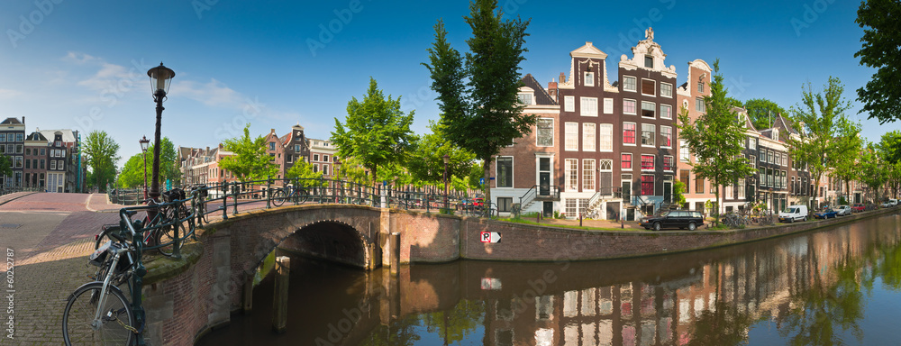 Naklejka premium Amsterdam tranquil canal scene, Holland