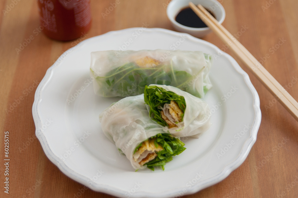 Reispapierrollen mit Omelette und Gemüse Reispapierrollen mit Omelette und Gemüse