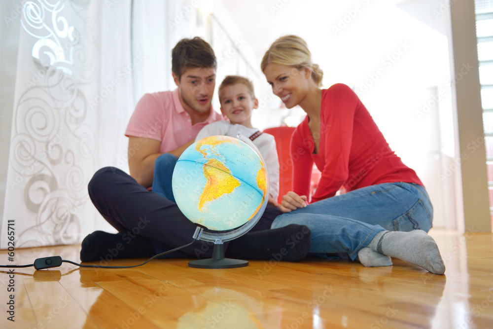 Fototapeta premium family have fun with globe