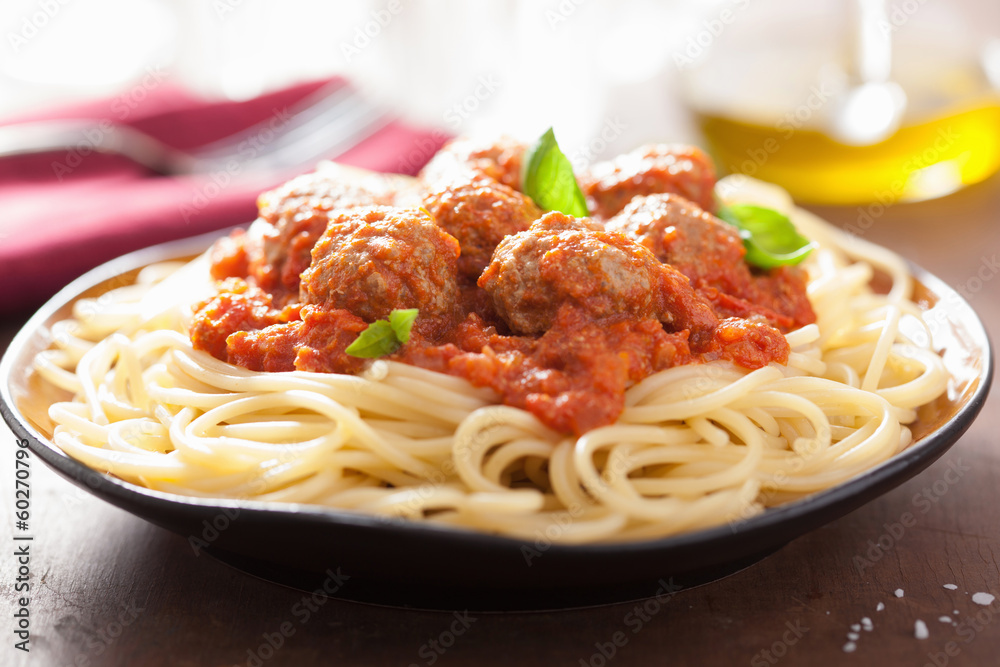 spaghetti with meatballs in tomato sauce spaghetti with meatballs in tomato sauce
