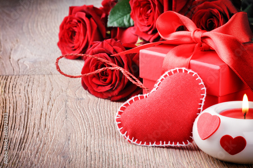 Red roses and Valentin's gift